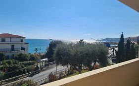 Bell'Alloggio A Due Passi Dalle Spiagge Di Riva Ligure